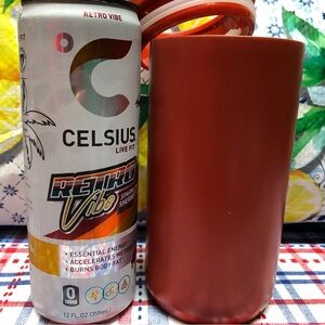 THRESHoLD Slim can holder tumbler can hold 12 oz. Bottles or can drinks .NEW